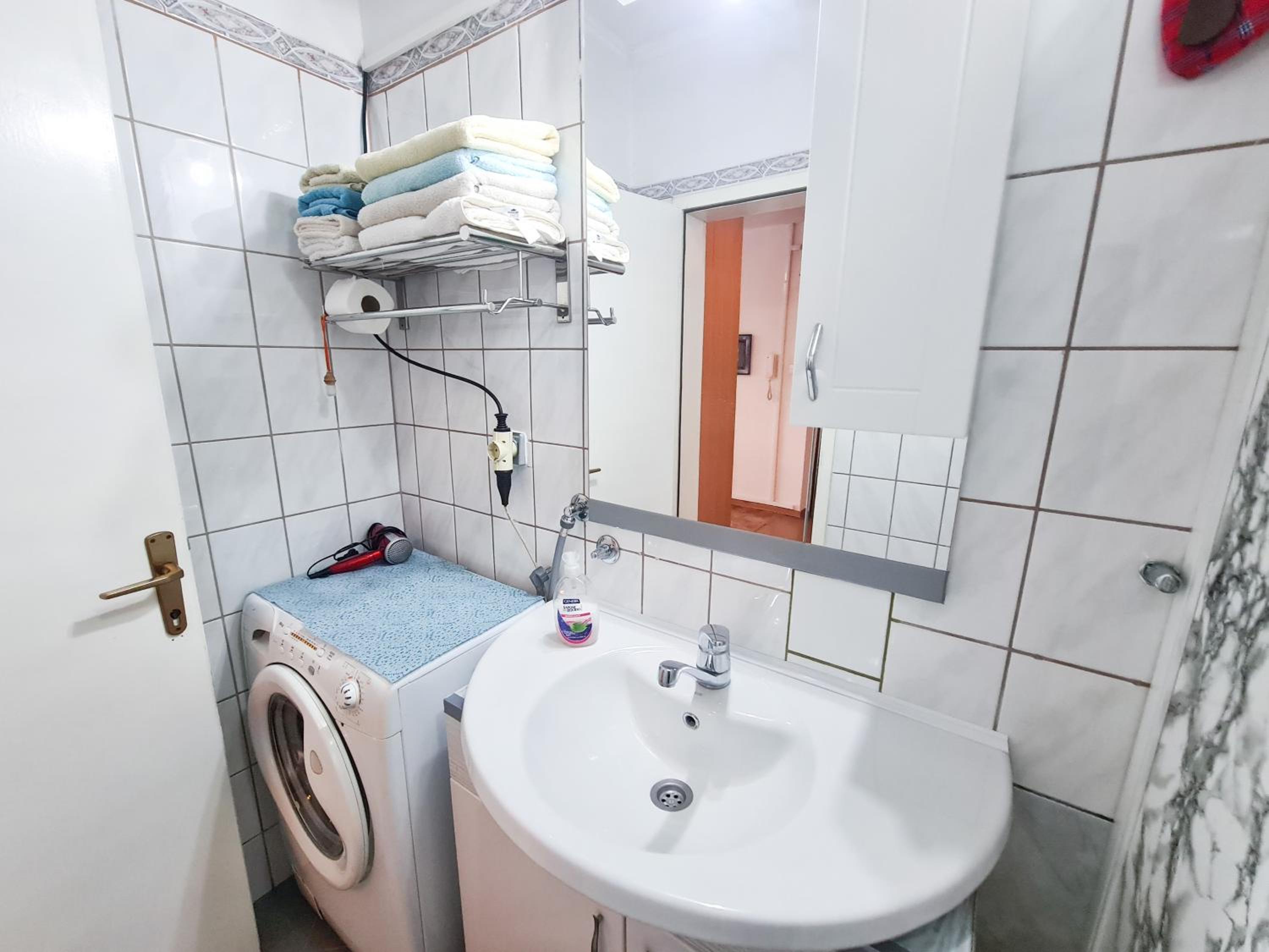 Urbanscape Apartment + Free Private Parking