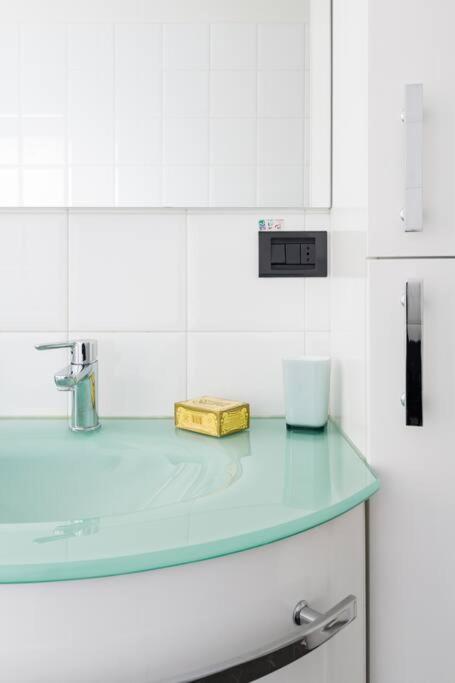 Spacious, Air Conditioner, Few Minutes to the Castle view 2