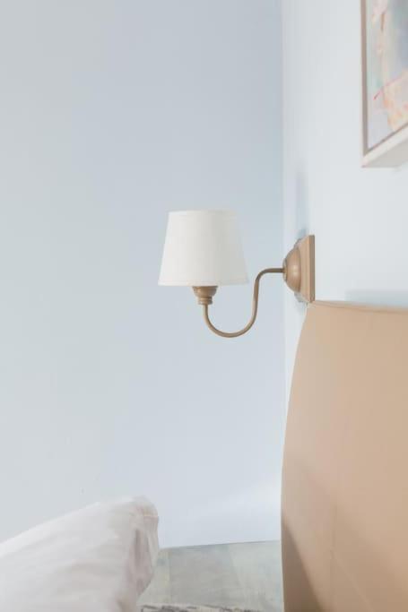 Spacious, Air Conditioner, Few Minutes to the Castle view 3
