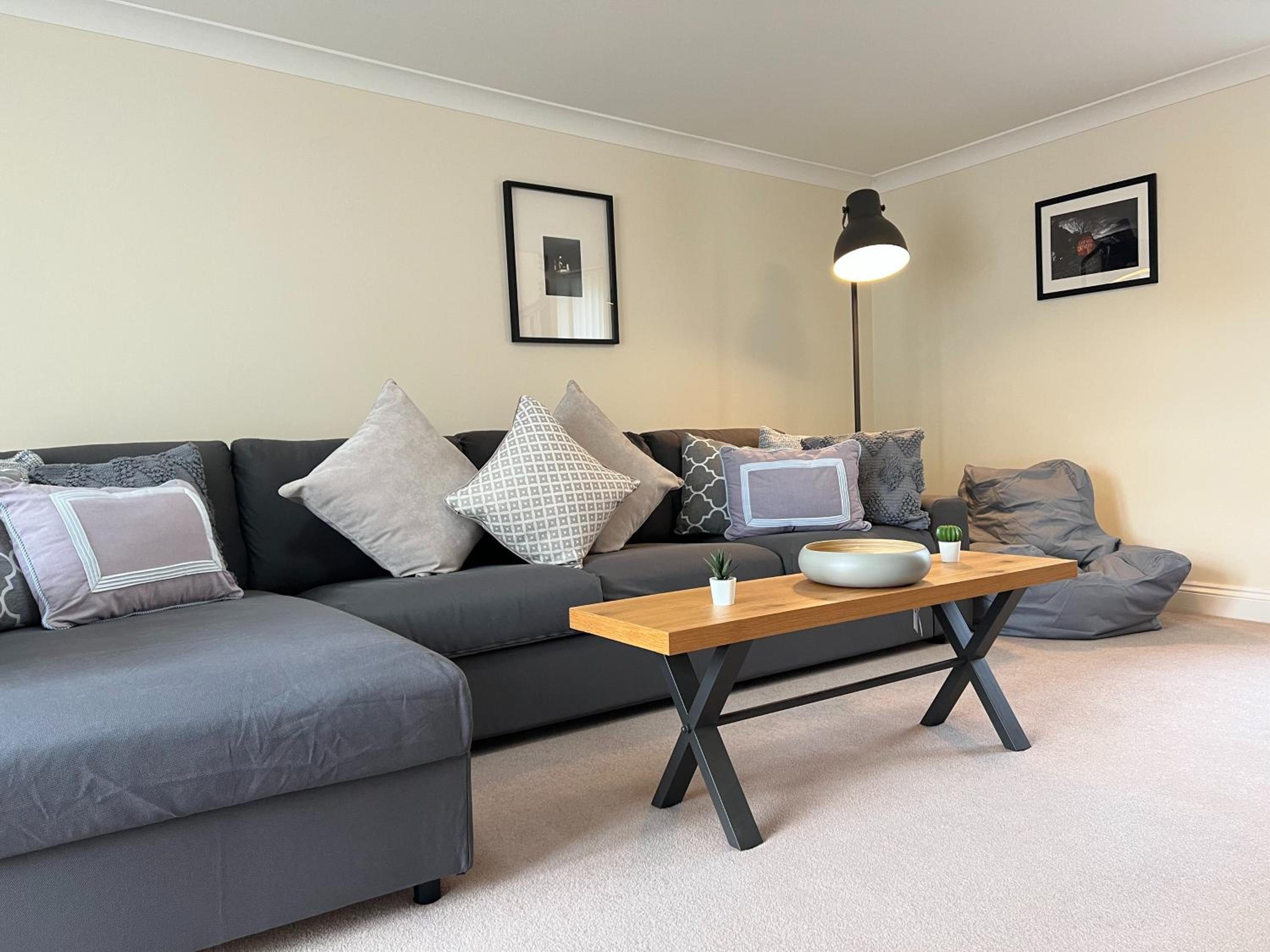 Rhos Helyg - Beach-side luxury stylish house view 5