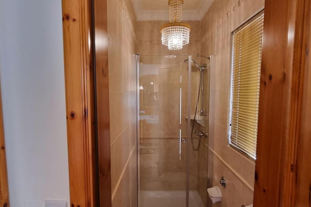 Ramla Boutique Home view 4