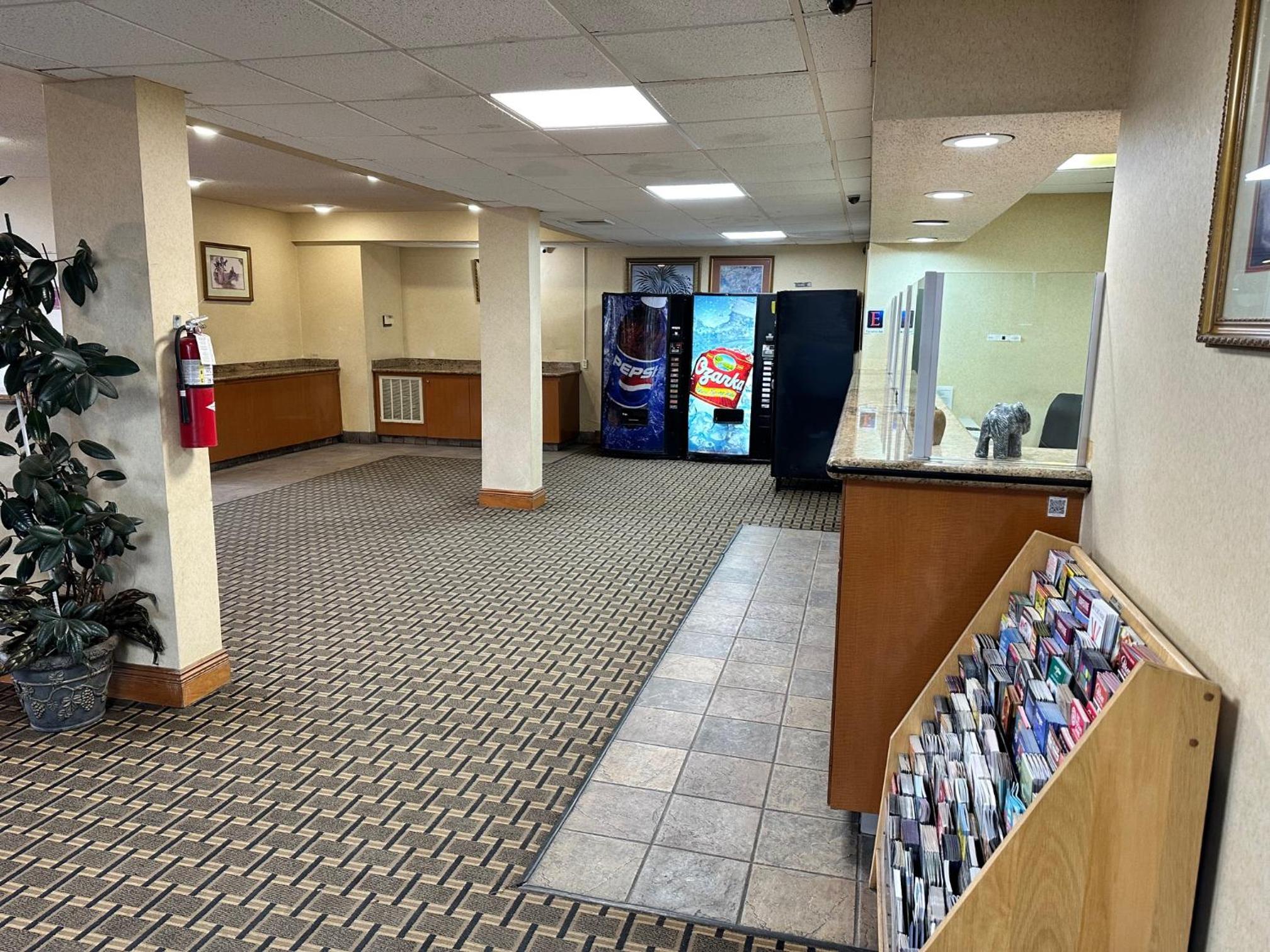 Dallas / Fort Worth Vacations - Executive Inn - Property Image 5