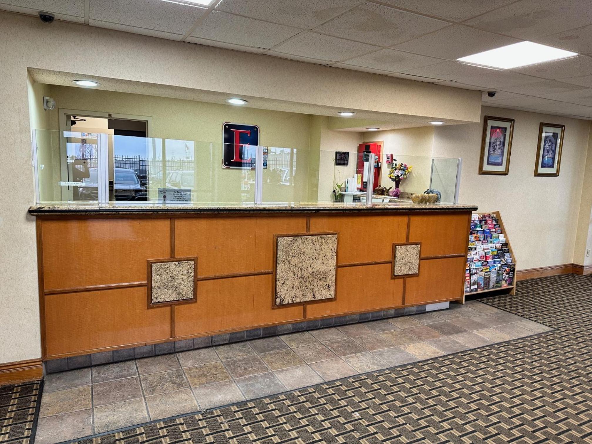 Executive Inn - Property Image 6