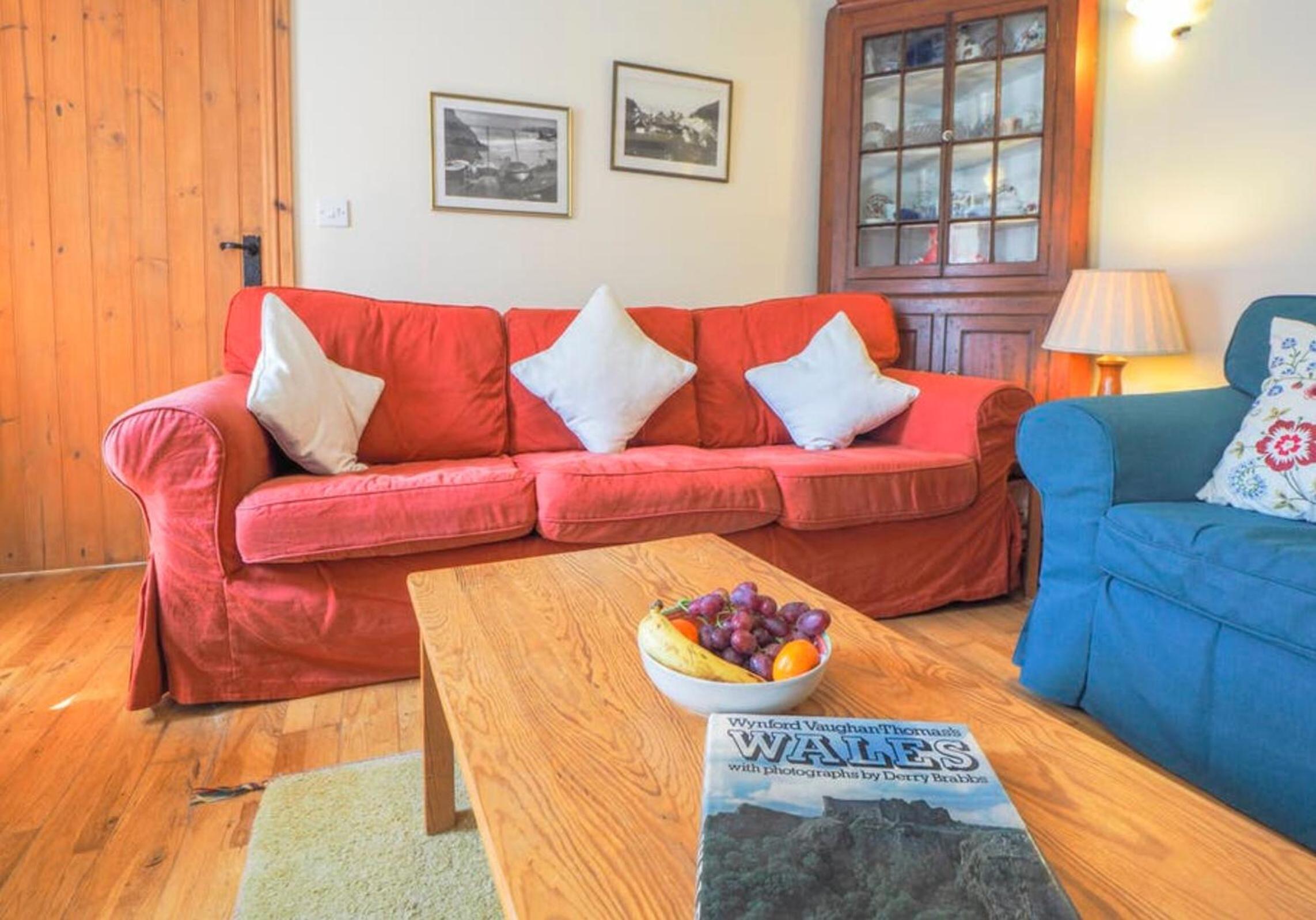 Pontfair - Charming Cottage 10 mins walk from beach