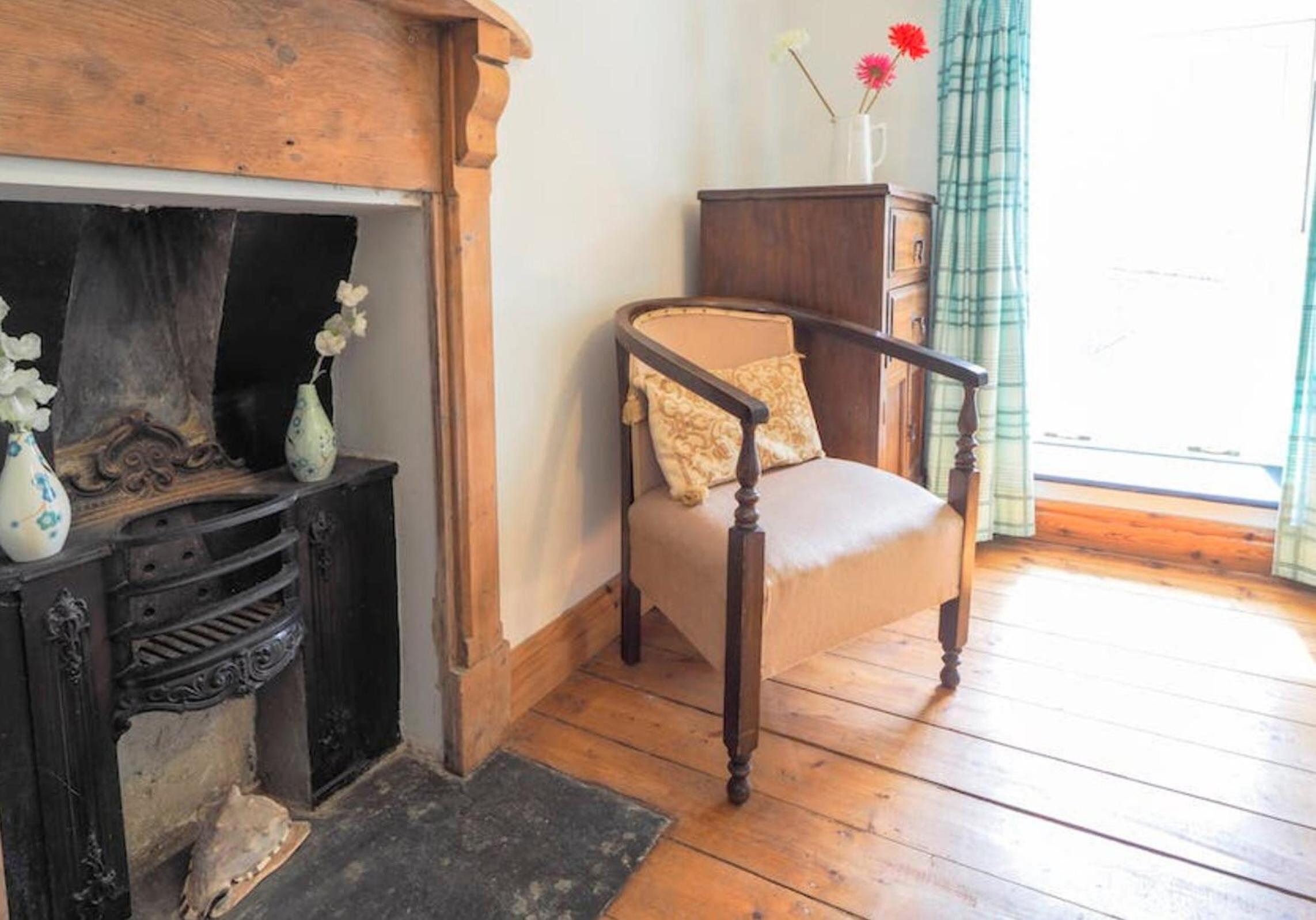 Pontfair - Charming Cottage 10 mins walk from beach
