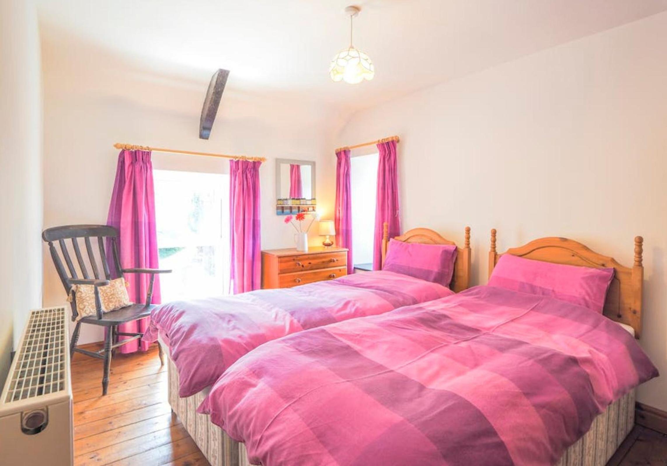 Pontfair - Charming Cottage 10 mins walk from beach