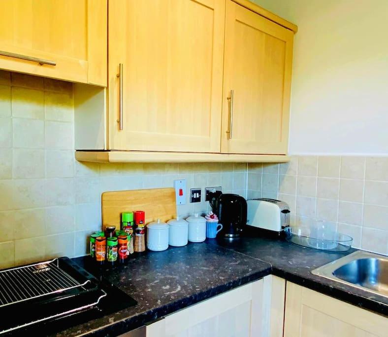 Specious Parkview Apartment, 4 Mins Walk to Underground view 4