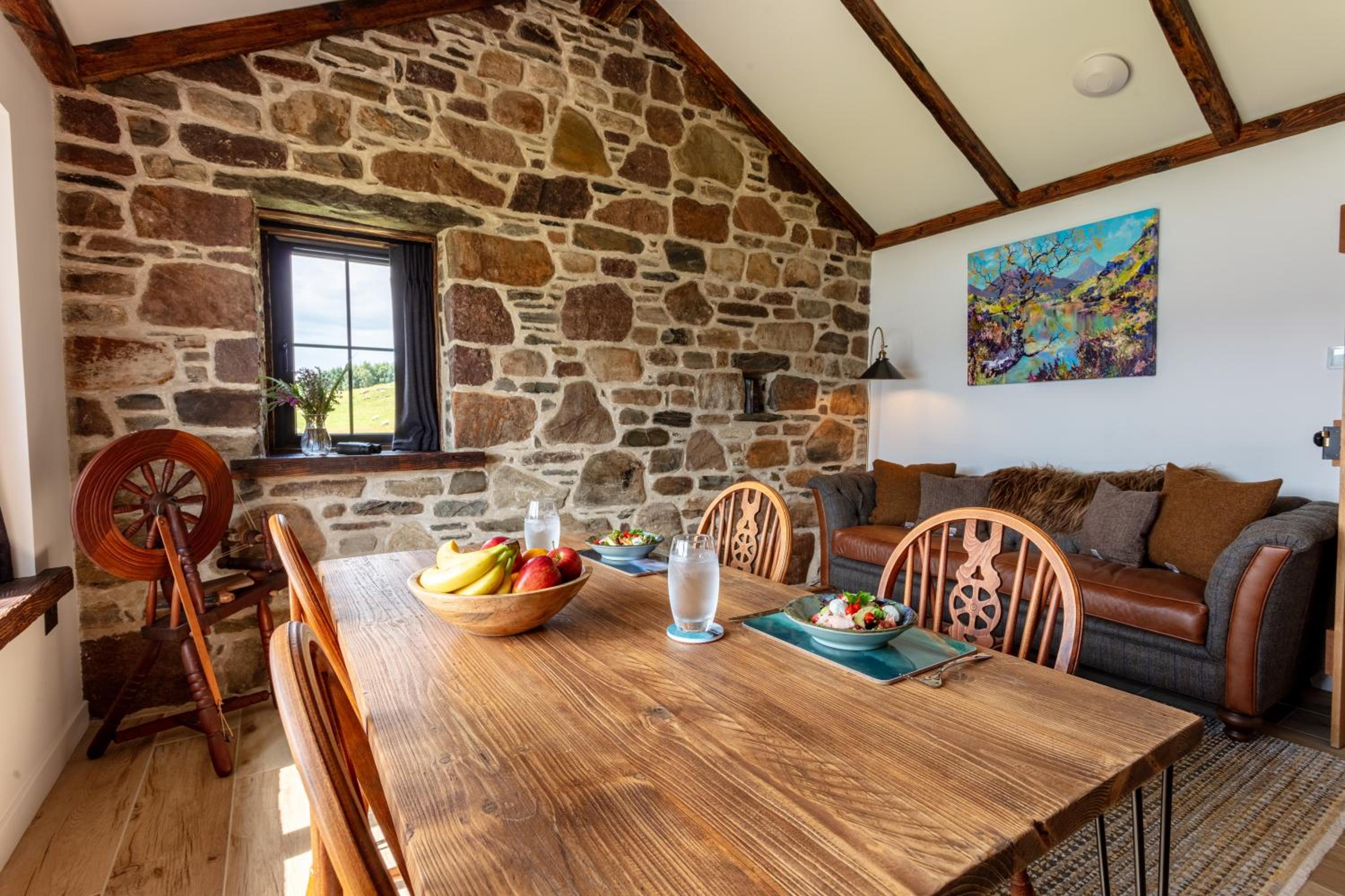 The Wreck - Lochside cottage Dog Friendly view 3