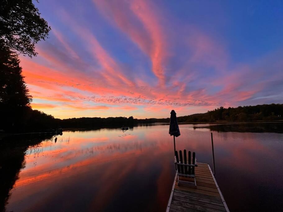 Nala's Lake House Retreat