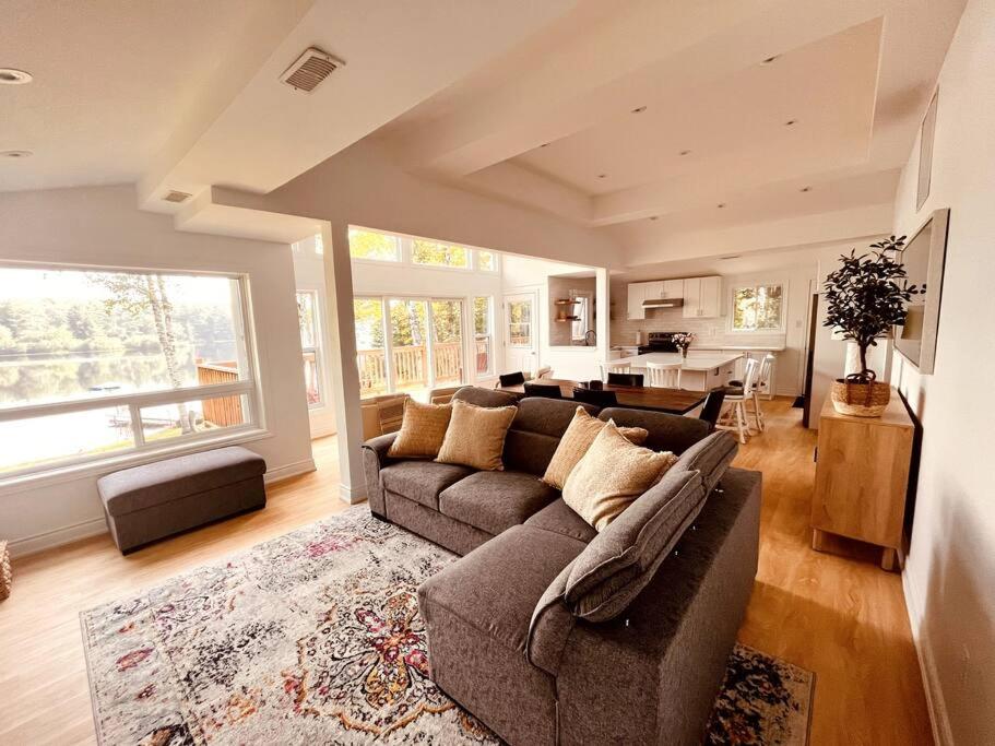 Nala's Lake House Retreat
