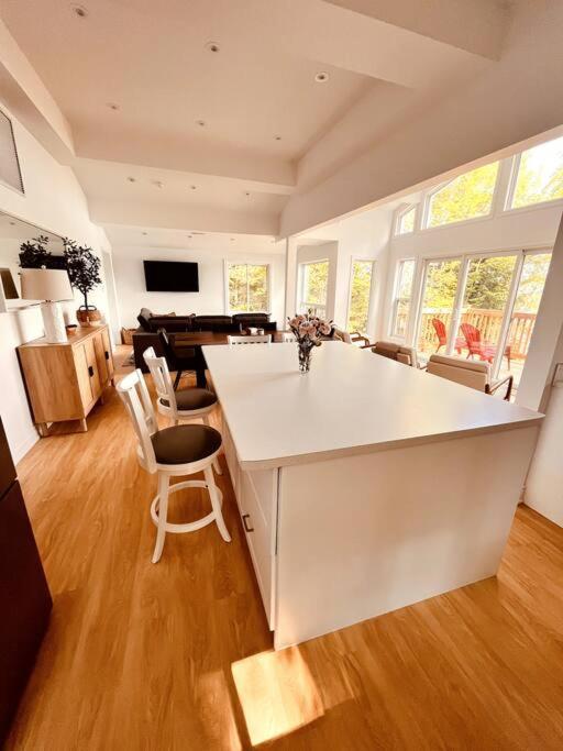 Nala's Lake House Retreat