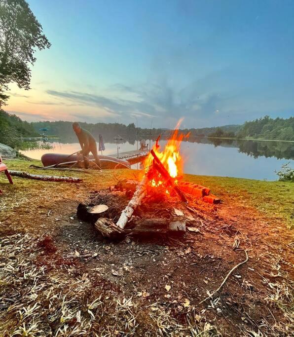 Nala's Lake House Retreat