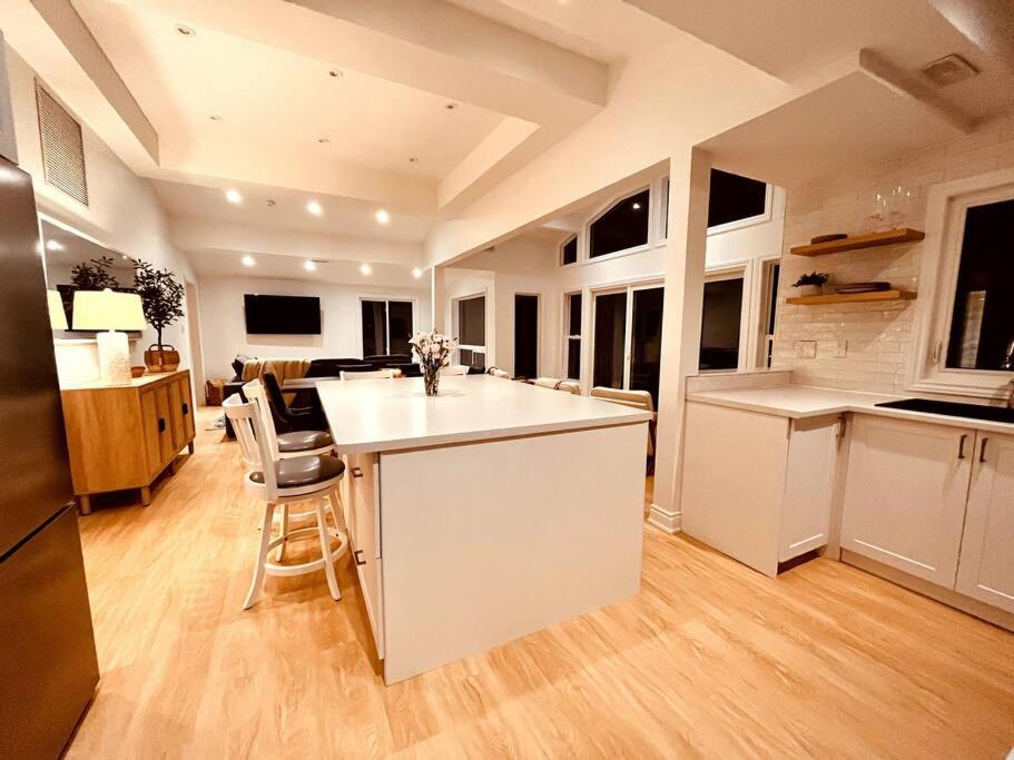 Nala's Lake House Retreat