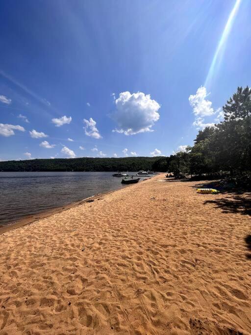 Nala's Lake House Retreat