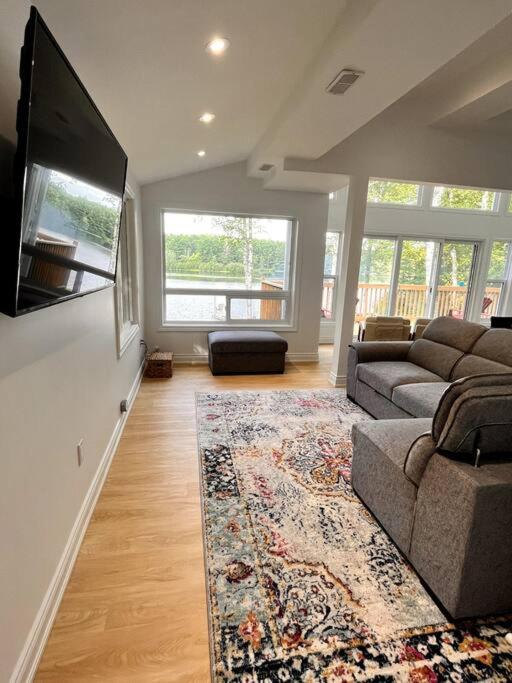 Nala's Lake House Retreat