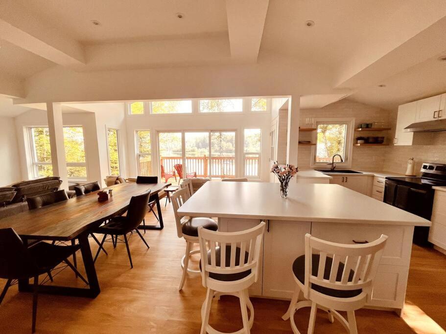 Nala's Lake House Retreat