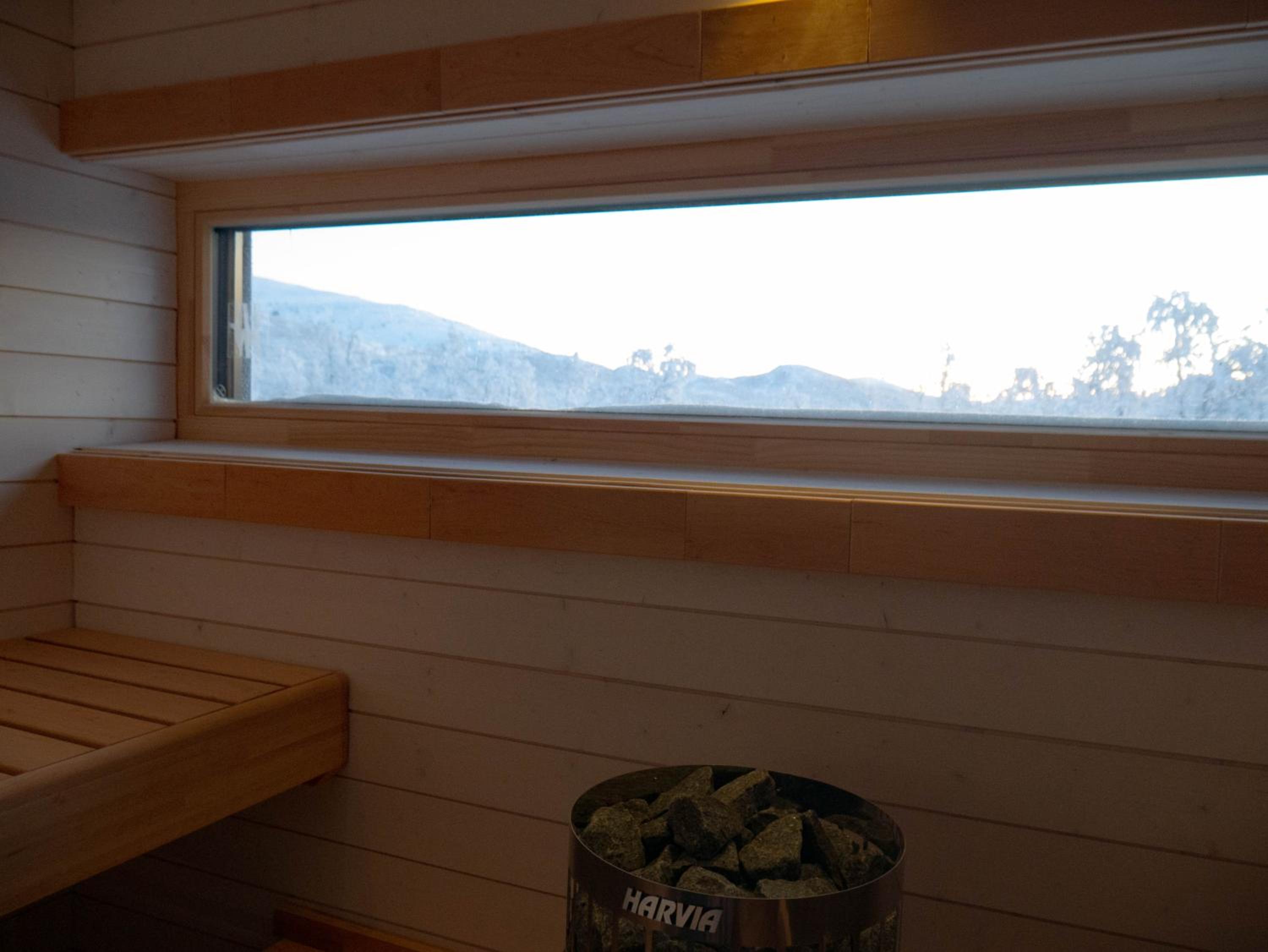 Sunrise View Lapland, Sky View bedroom & Hot tub view 3