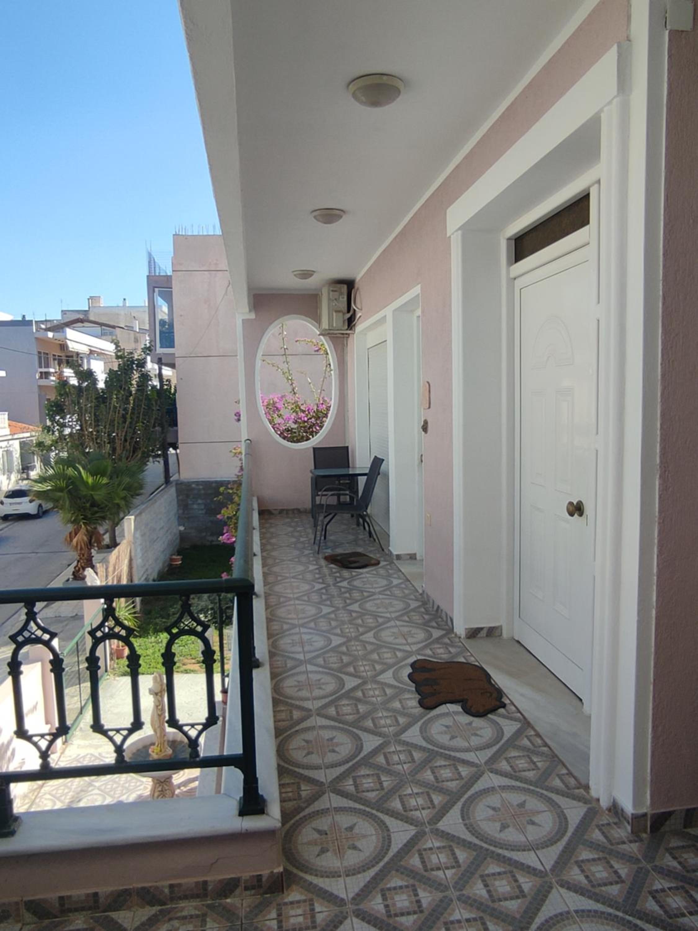 Spacious Apartment view 3