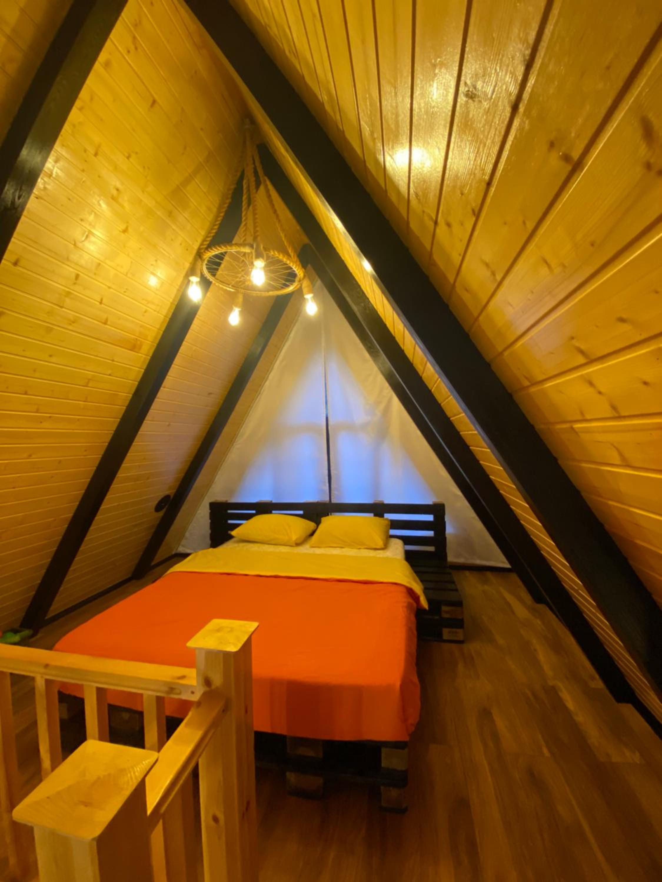 Ashla A-Frame Lenkaran