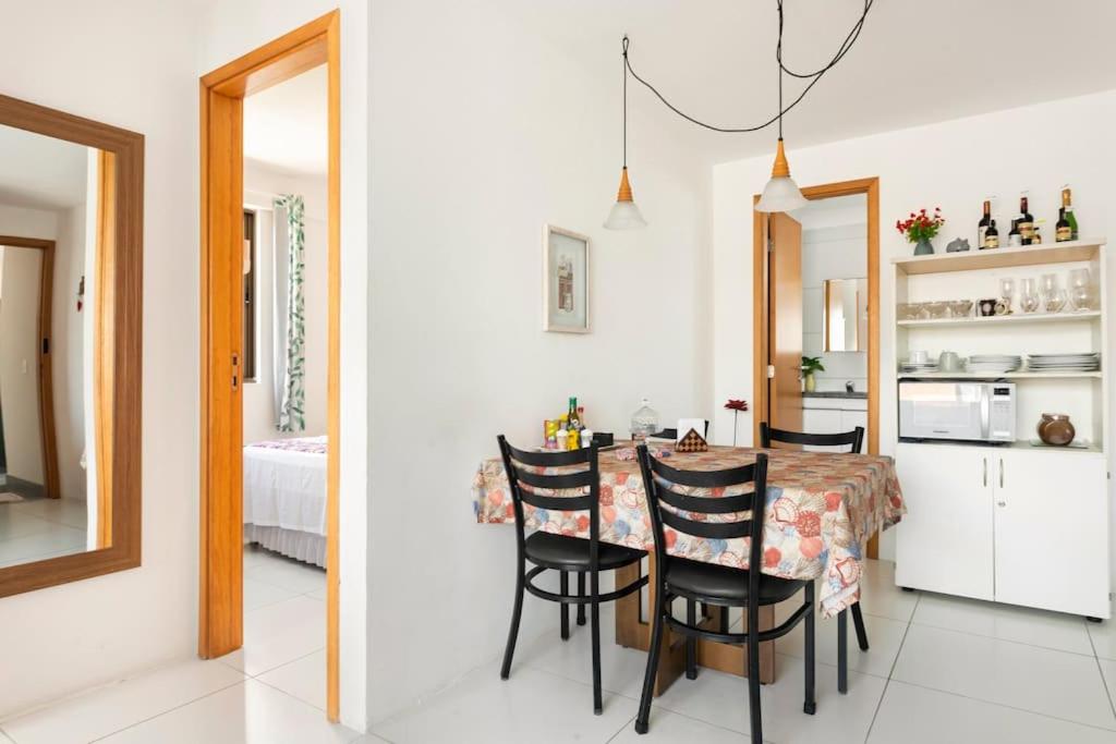 Apartamento agradável de dois quartos, perto do Aeroporto e Praia de Boa Viagem.