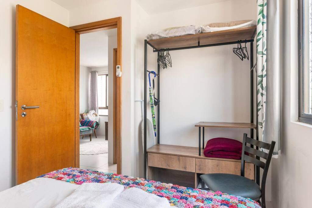 Apartamento agradável de dois quartos, perto do Aeroporto e Praia de Boa Viagem.