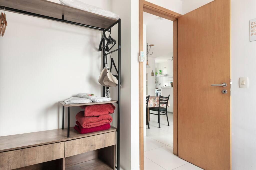 Apartamento agradável de dois quartos, perto do Aeroporto e Praia de Boa Viagem.