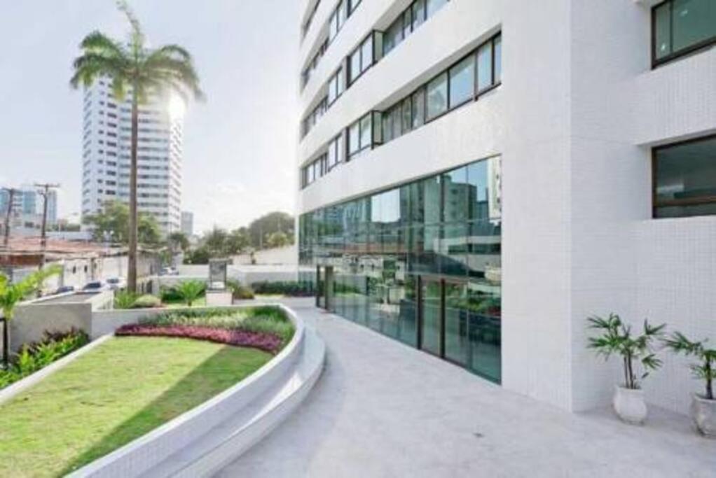 Apartamento agradável de dois quartos, perto do Aeroporto e Praia de Boa Viagem.