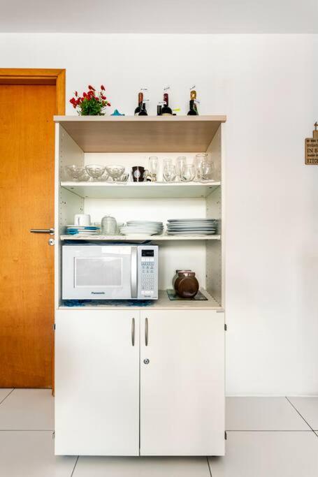 Apartamento agradável de dois quartos, perto do Aeroporto e Praia de Boa Viagem.