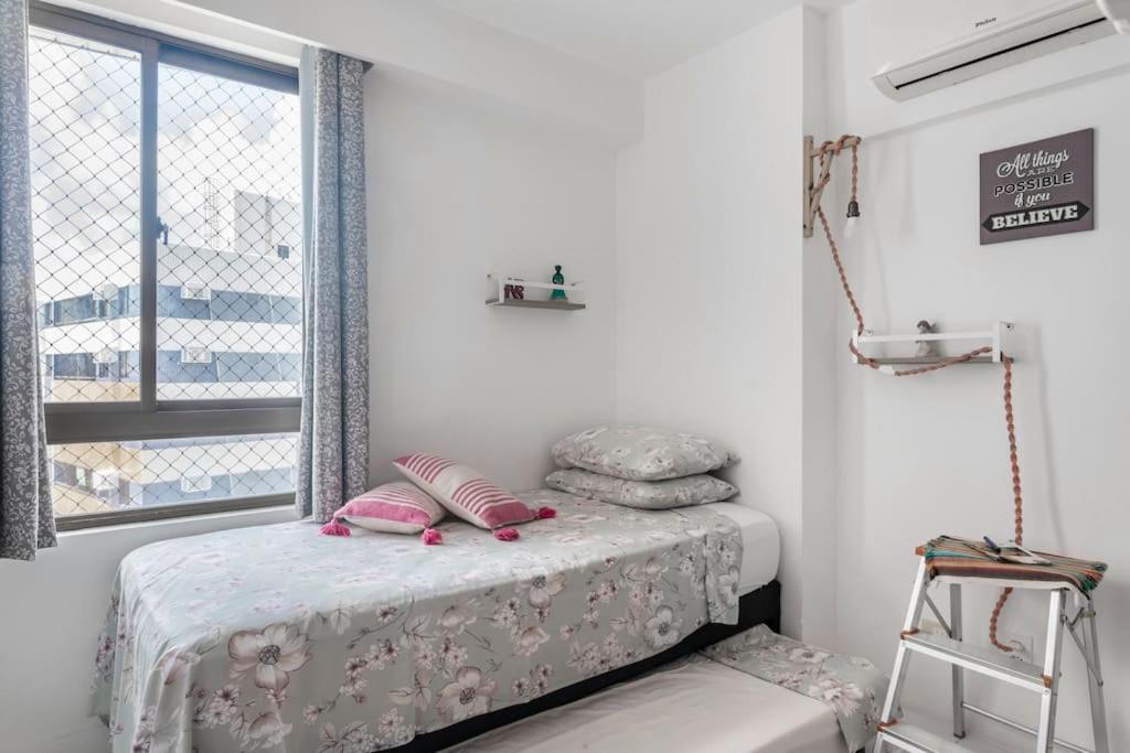 Apartamento agradável de dois quartos, perto do Aeroporto e Praia de Boa Viagem.