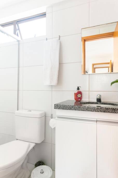 Apartamento agradável de dois quartos, perto do Aeroporto e Praia de Boa Viagem.
