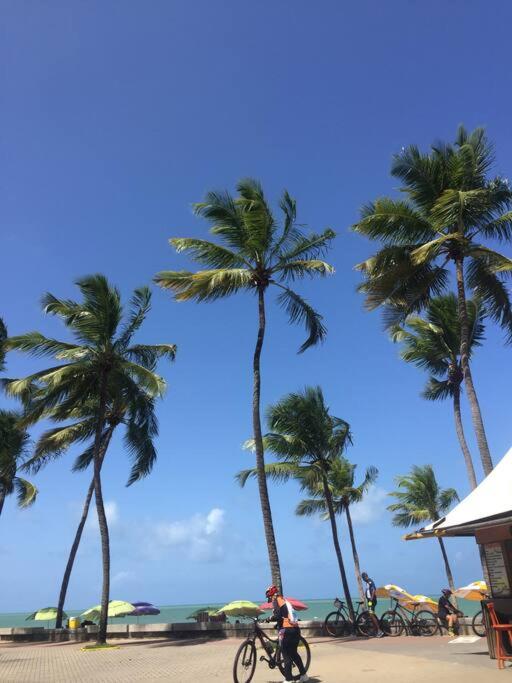 Apartamento agradável de dois quartos, perto do Aeroporto e Praia de Boa Viagem.
