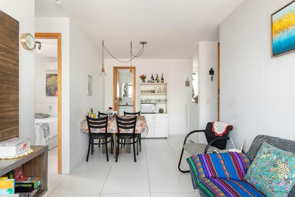 Apartamento agradável de dois quartos, perto do Aeroporto e Praia de Boa Viagem.