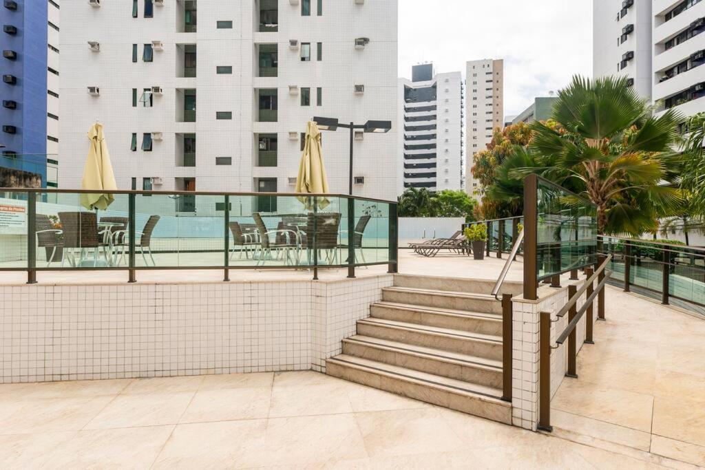Apartamento agradável de dois quartos, perto do Aeroporto e Praia de Boa Viagem.