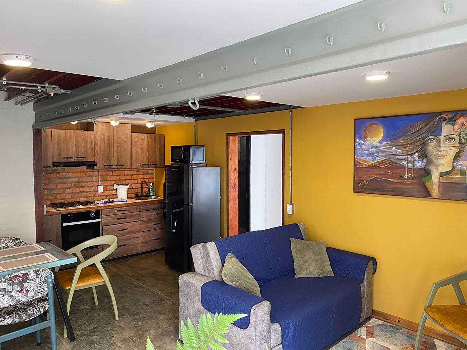 Container convertido en acogedor apartamento