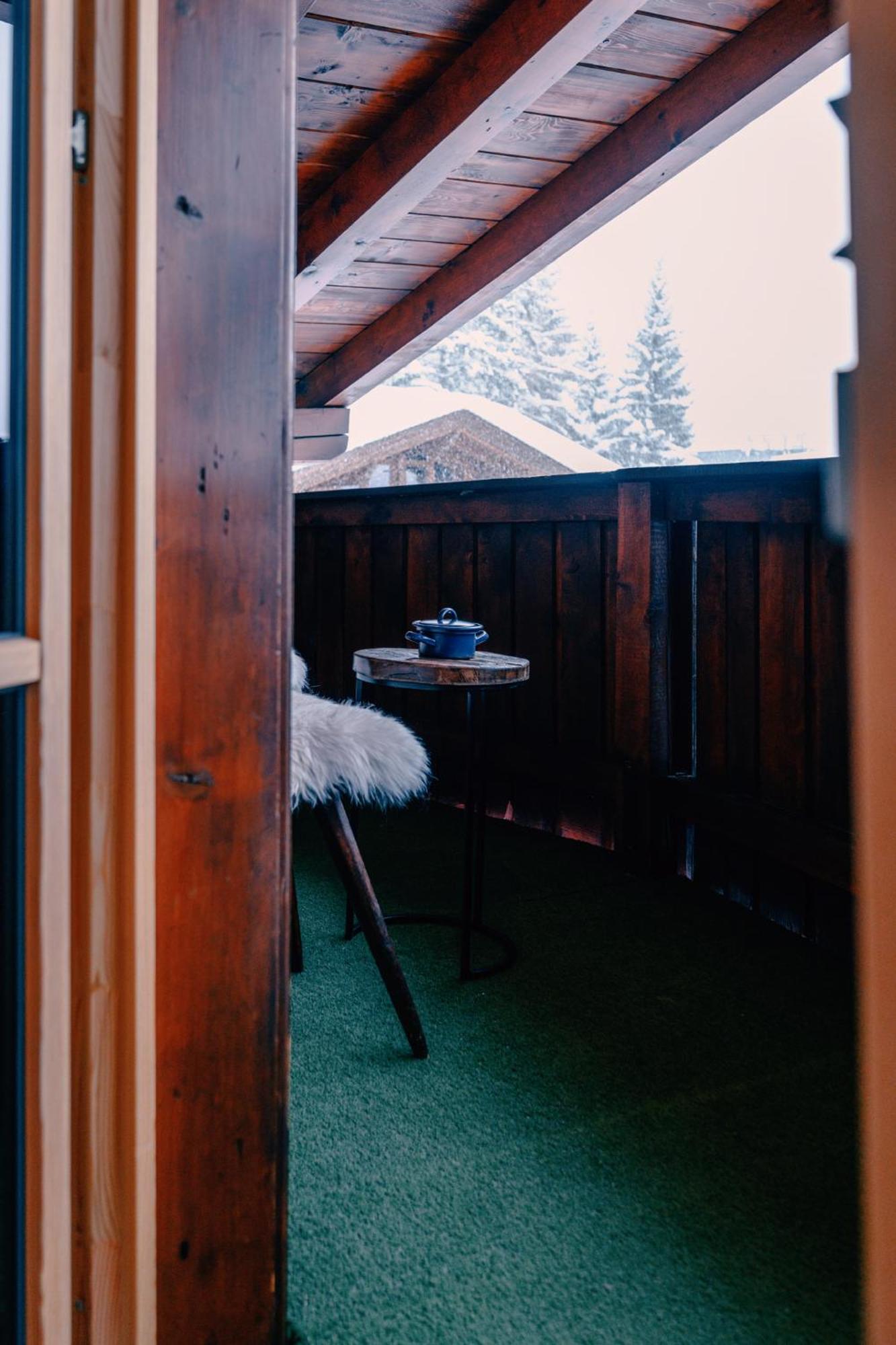 Chalet-Apartment für 9 bis 10 Personen zentral & ruhig 2 Min zur Galzigbahn Sankt Anton