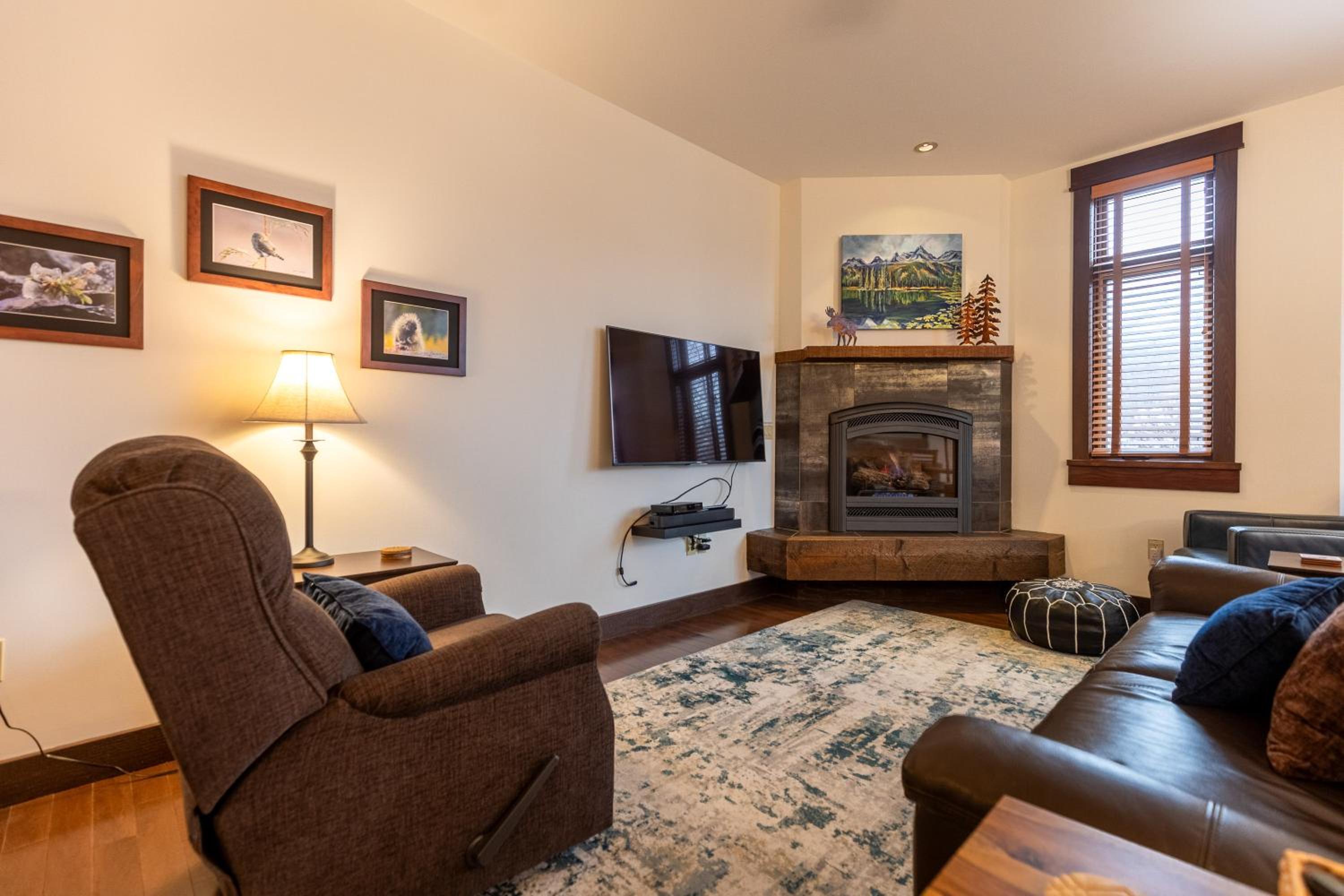Luxurious 901 Condos by Fernie Central Reservations