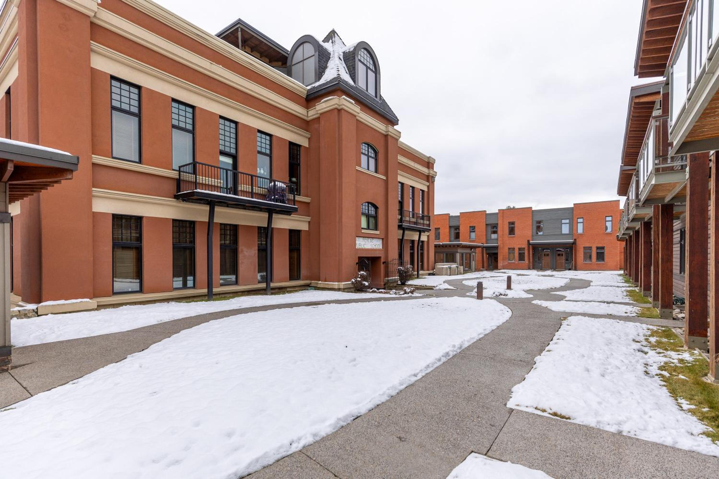 Luxurious 901 Condos by Fernie Central Reservations