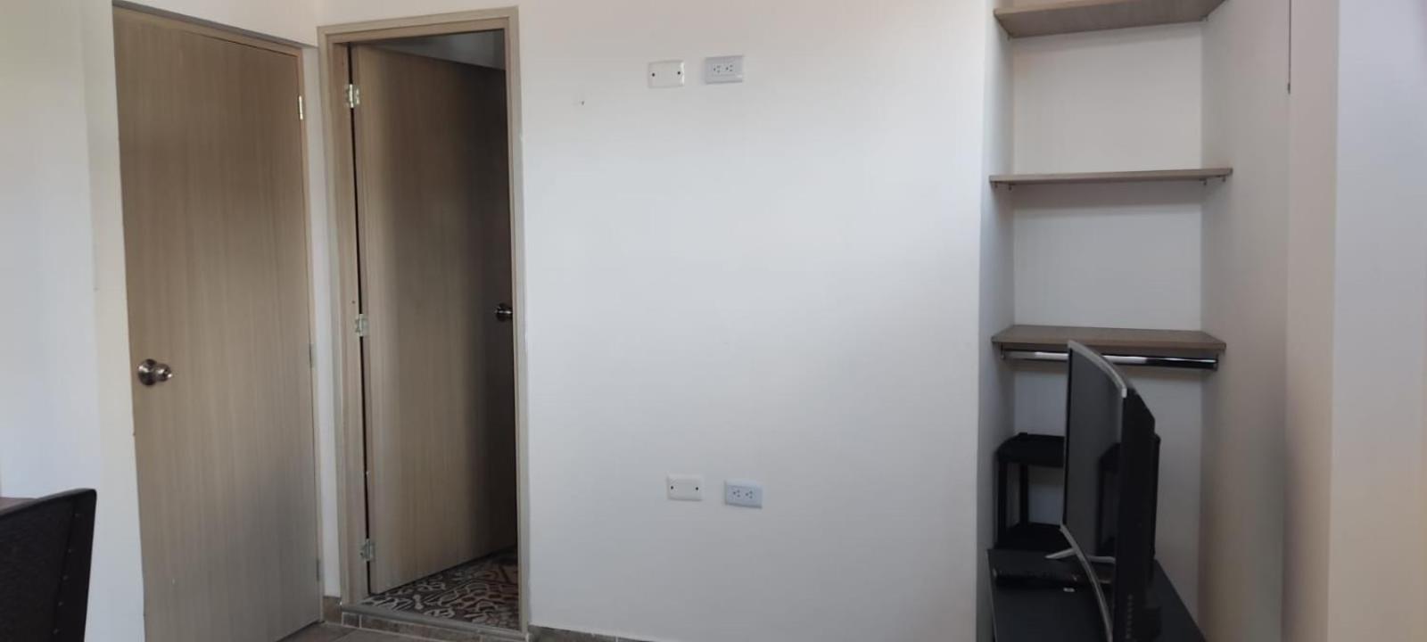 Comodo Aparata estudio