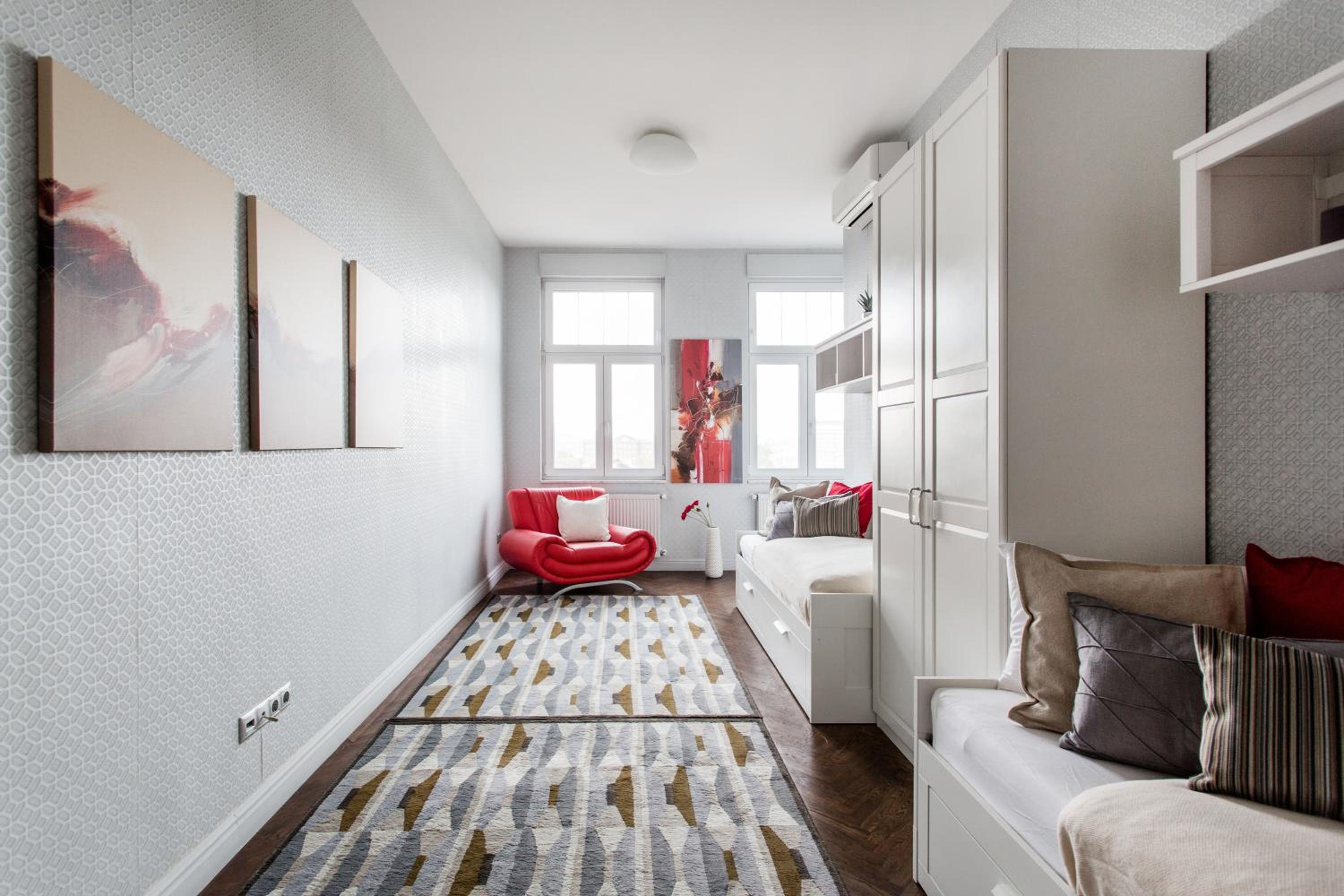 Luxurious Danubeside Apartment for 6 view 4