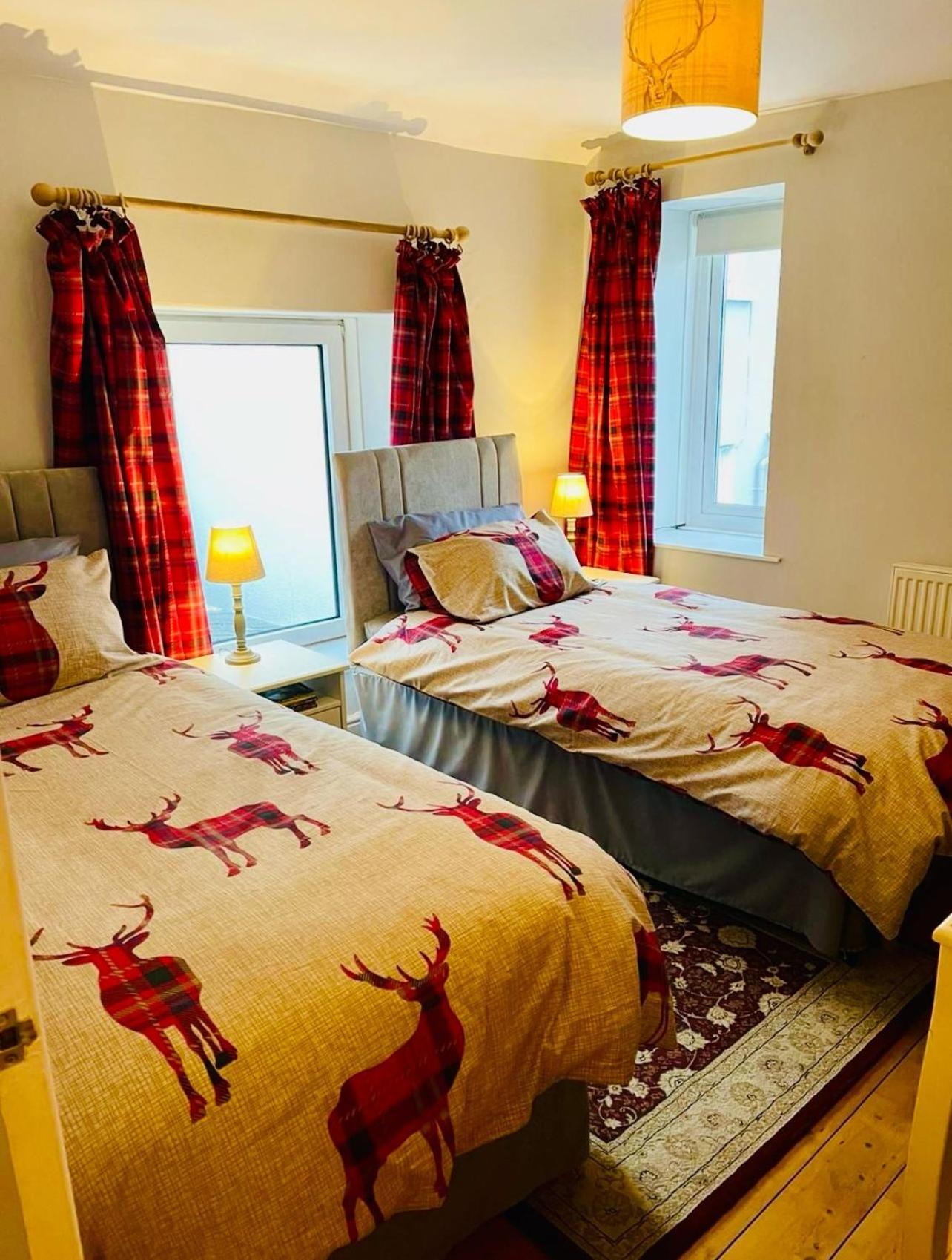 Gorwel, Spacious 3 Bedroom Cottage near the Beach view 4