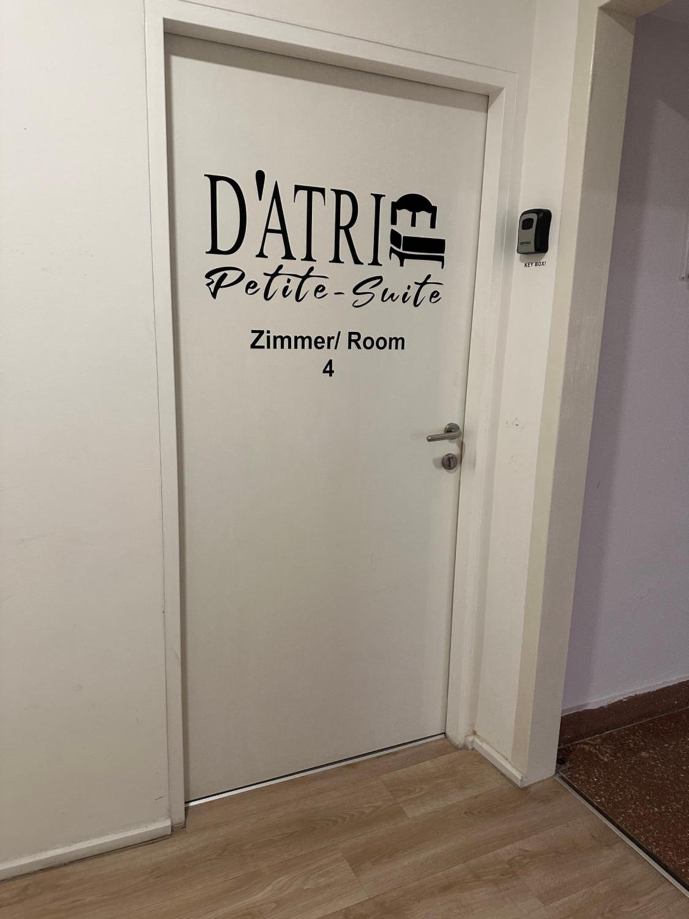 DATRI Petite Suite 4