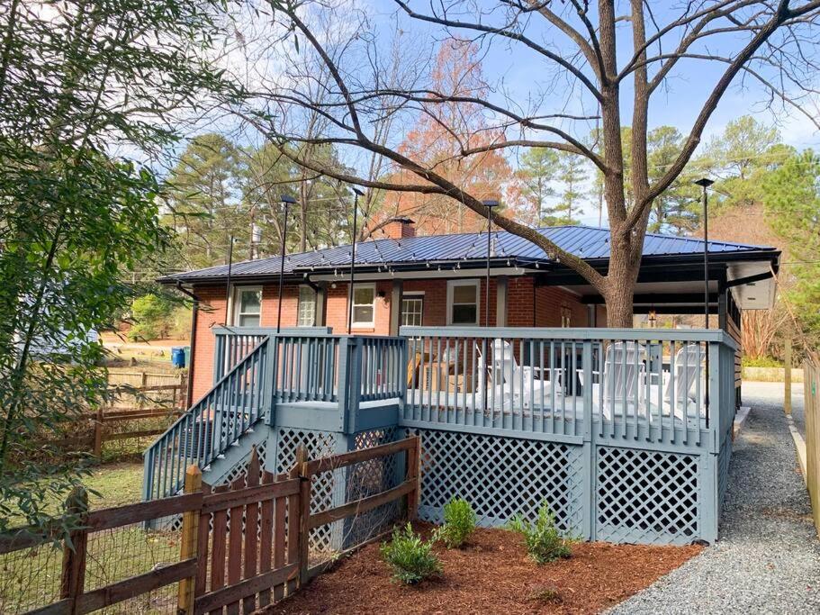 Cozy Bungalow-near Duke, Hospital, Walk to food view 4