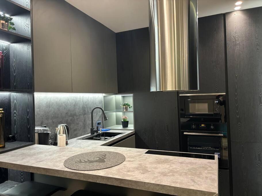 Luxury Boutique Apartment / Komuna Parisit / near to Tirana Lake
