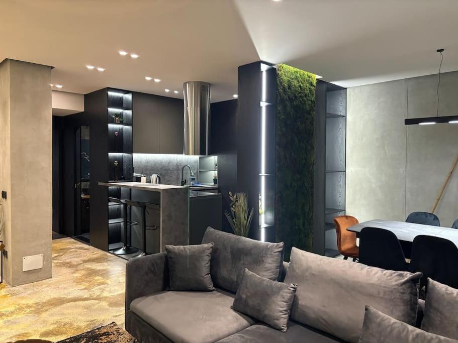 Luxury Boutique Apartment / Komuna Parisit / near to Tirana Lake