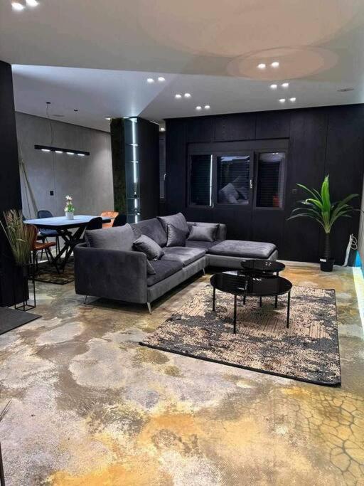 Luxury Boutique Apartment / Komuna Parisit / near to Tirana Lake