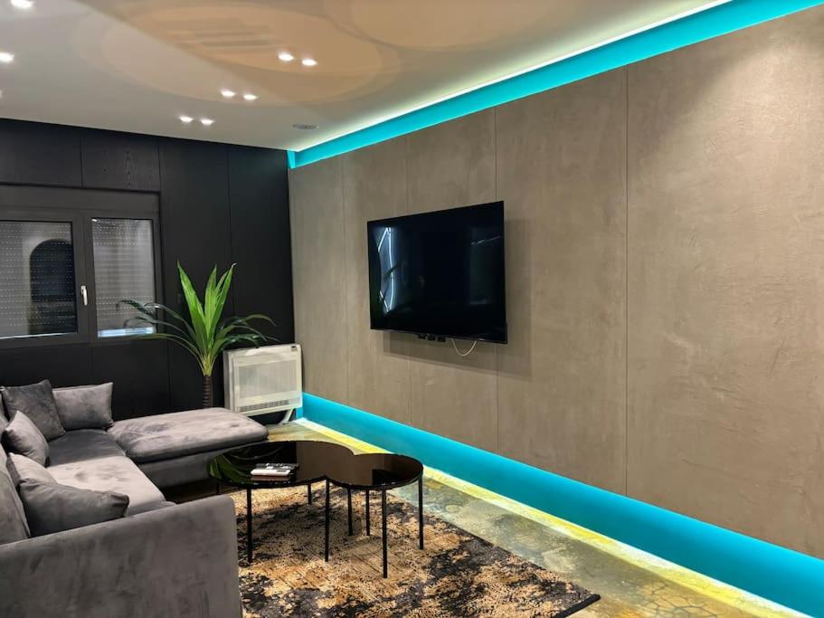 Luxury Boutique Apartment / Komuna Parisit / near to Tirana Lake