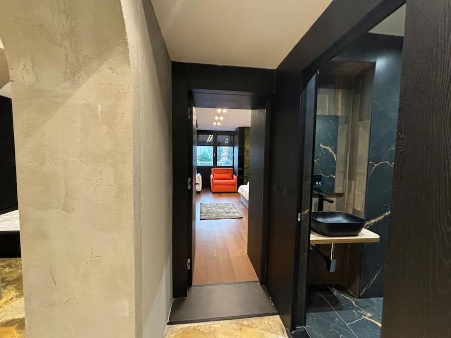 Luxury Boutique Apartment / Komuna Parisit / near to Tirana Lake