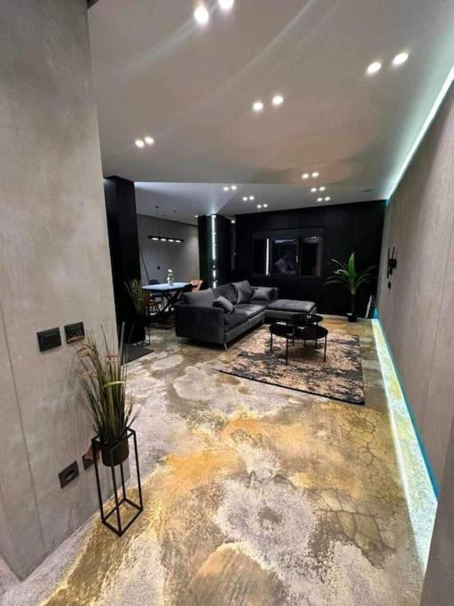 Luxury Boutique Apartment / Komuna Parisit / near to Tirana Lake