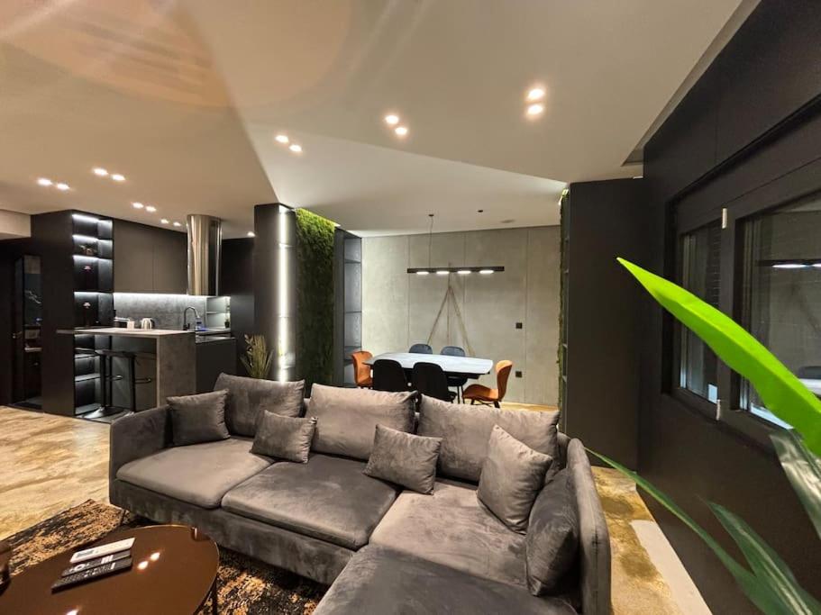 Luxury Boutique Apartment / Komuna Parisit / near to Tirana Lake