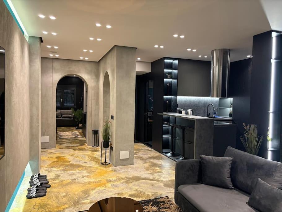 Luxury Boutique Apartment / Komuna Parisit / near to Tirana Lake